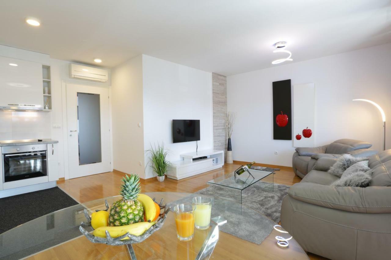 Apartment Rio Podstrana Kültér fotó